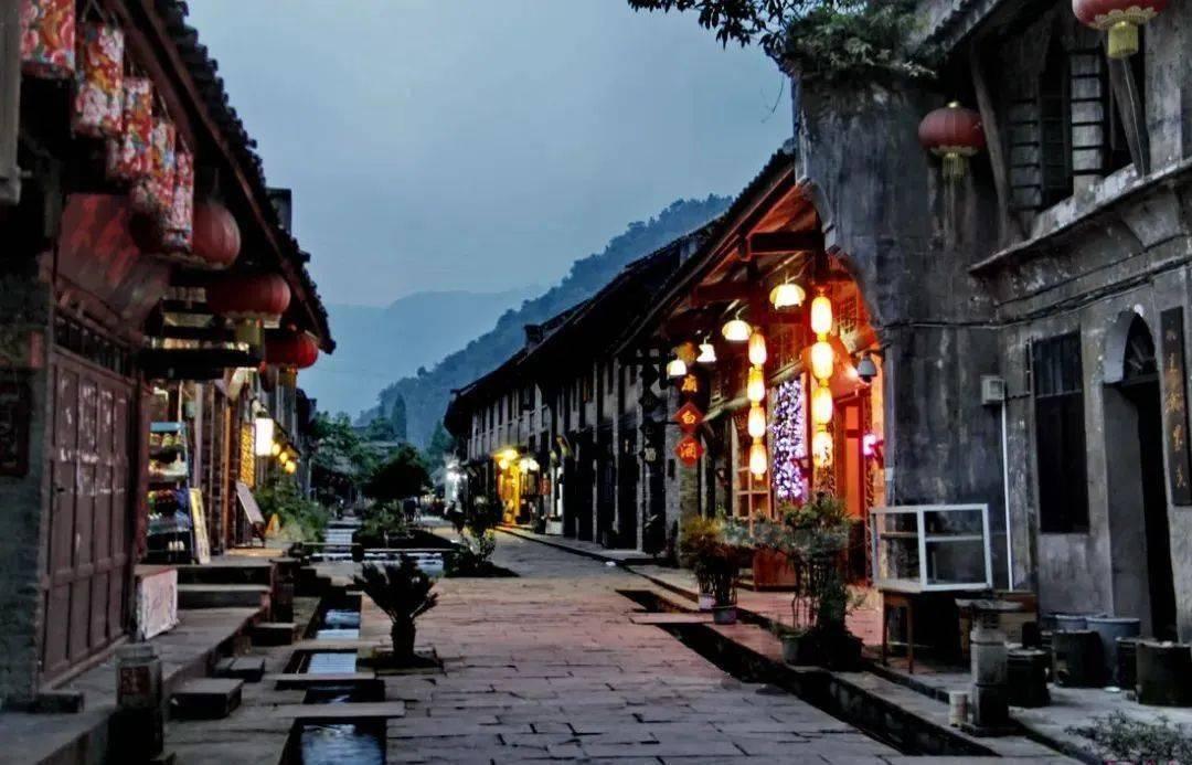【晋中爱尔眼科医院】爱发脾气的人容易得青光眼？你是“青光眼体质”吗？